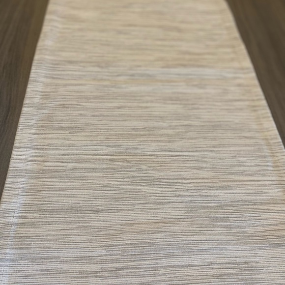 Crate & Barrel Aspen Cotton Dining Table Runner 90 x 14 - Picture 3 of 4